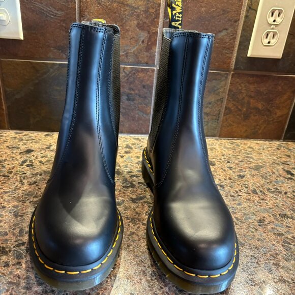 New Dr. Doc Martens Air Wair Men's 2976 HI Chelsea Boot 11 Black Smooth Leather - Picture 4 of 12